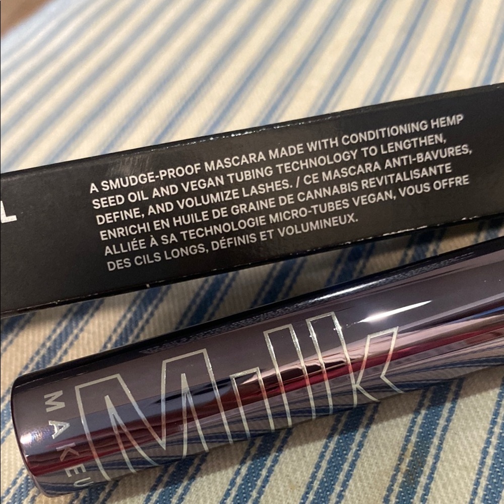 Milk Makeup Kush Mascara in Metallic Silver and Black - Picture 6 of 6